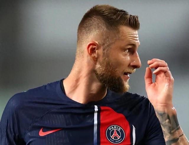 巴黎圣日耳曼球员受伤，恐影响战绩