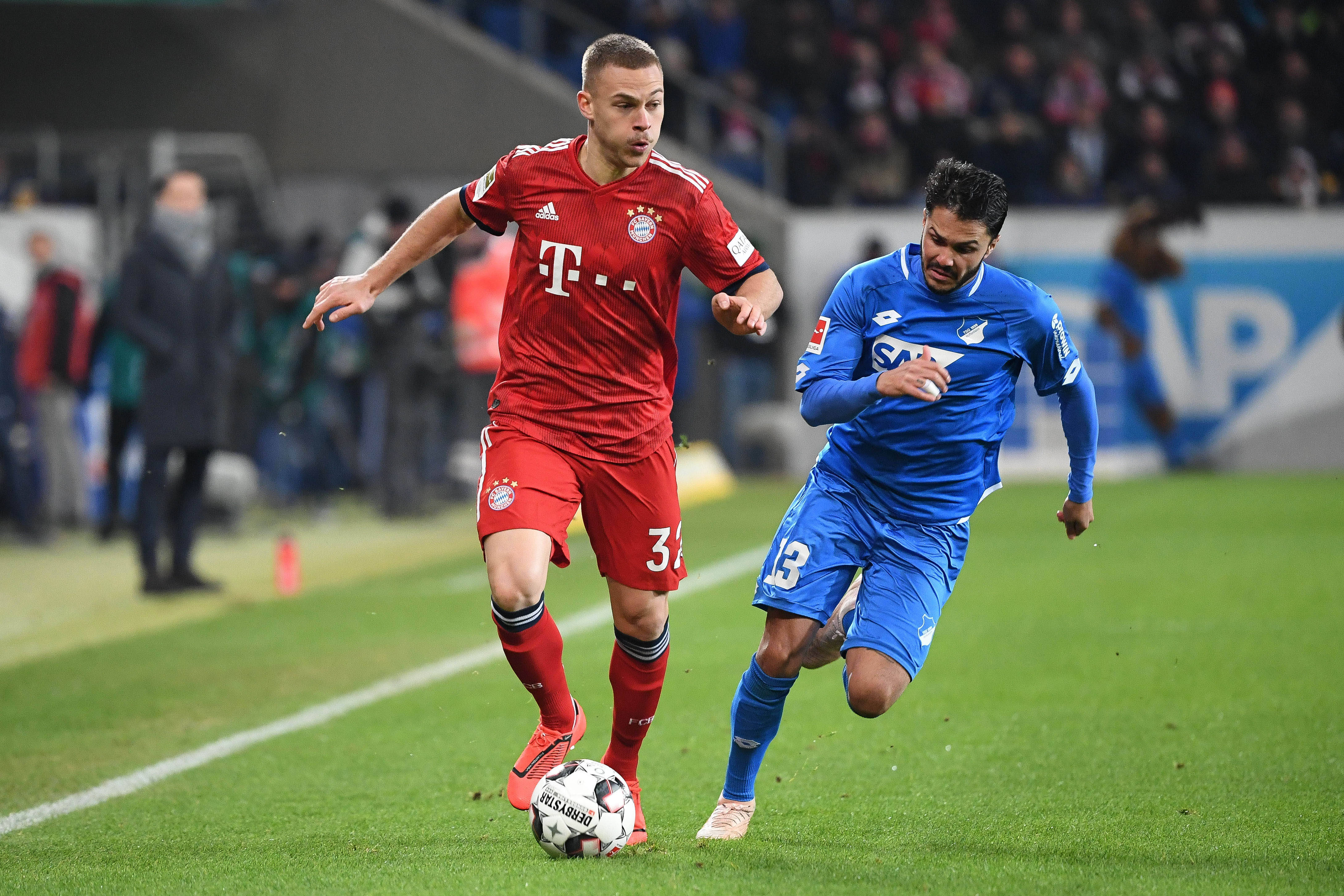 拜仁慕尼黑队员集体伤退，主帅调整阵容迎战